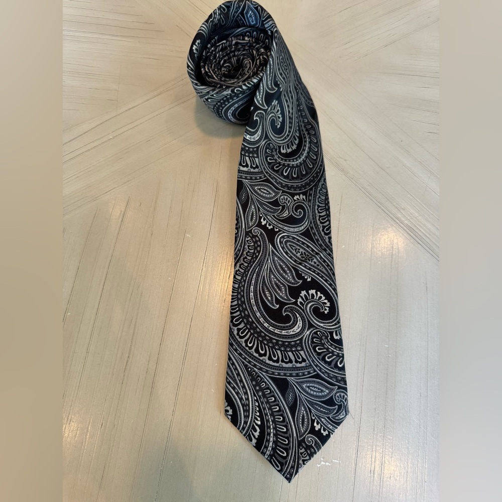 Donald J Trump Signature Collection Silk Men Tie Black - Like New! - Picture 3 of 13